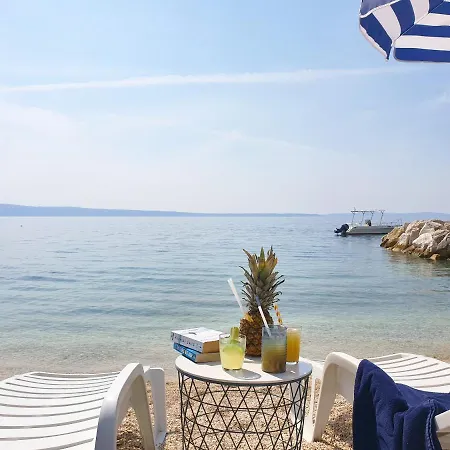 Beach Rooms *