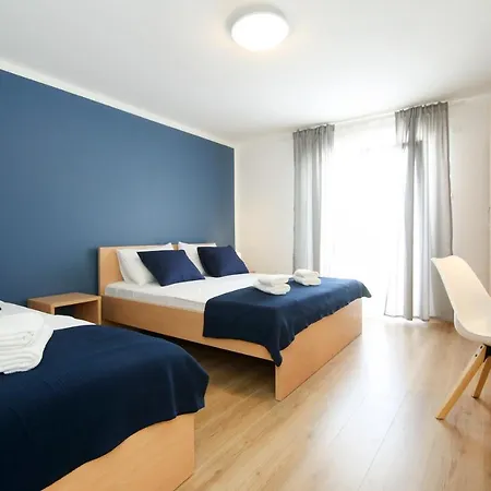Beach Rooms *